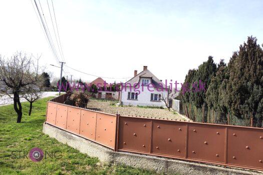 Znížená cena! 3 izbový rodinný dom s garážou v obci Pataš