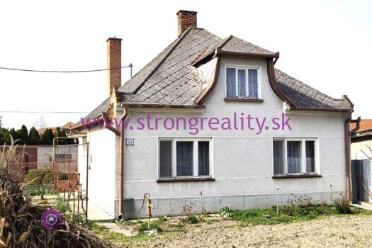 Znížená cena! 3 izbový rodinný dom s garážou v obci Pataš