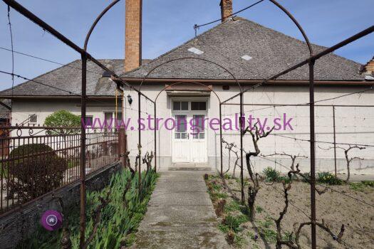 Znížená cena! 3 izbový rodinný dom s garážou v obci Pataš