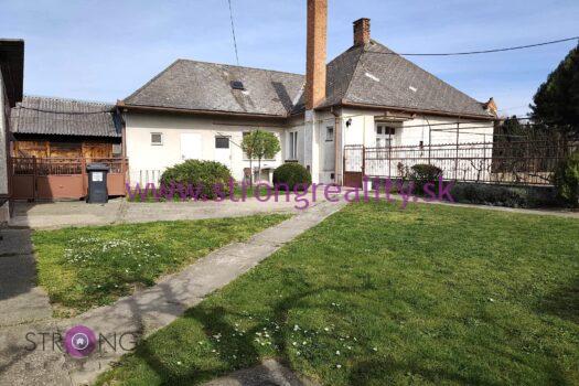 Znížená cena! 3 izbový rodinný dom s garážou v obci Pataš