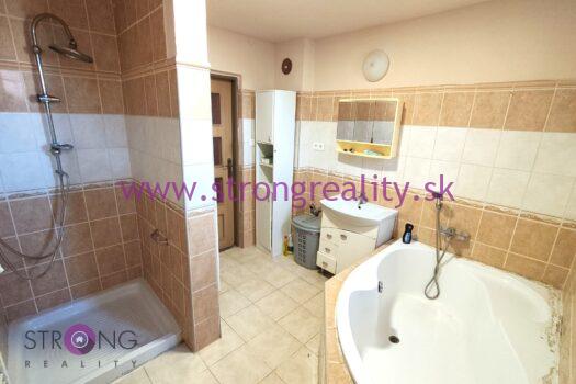 4 izbový rodinný dom v obci Holice