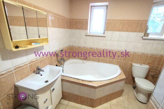 4 izbový rodinný dom v obci Holice