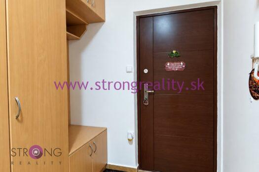 VEĽKOMETRÁŽNY 3-IZBOVÝ BYT S LOGGIOU – DUNAJSKÁ STREDA